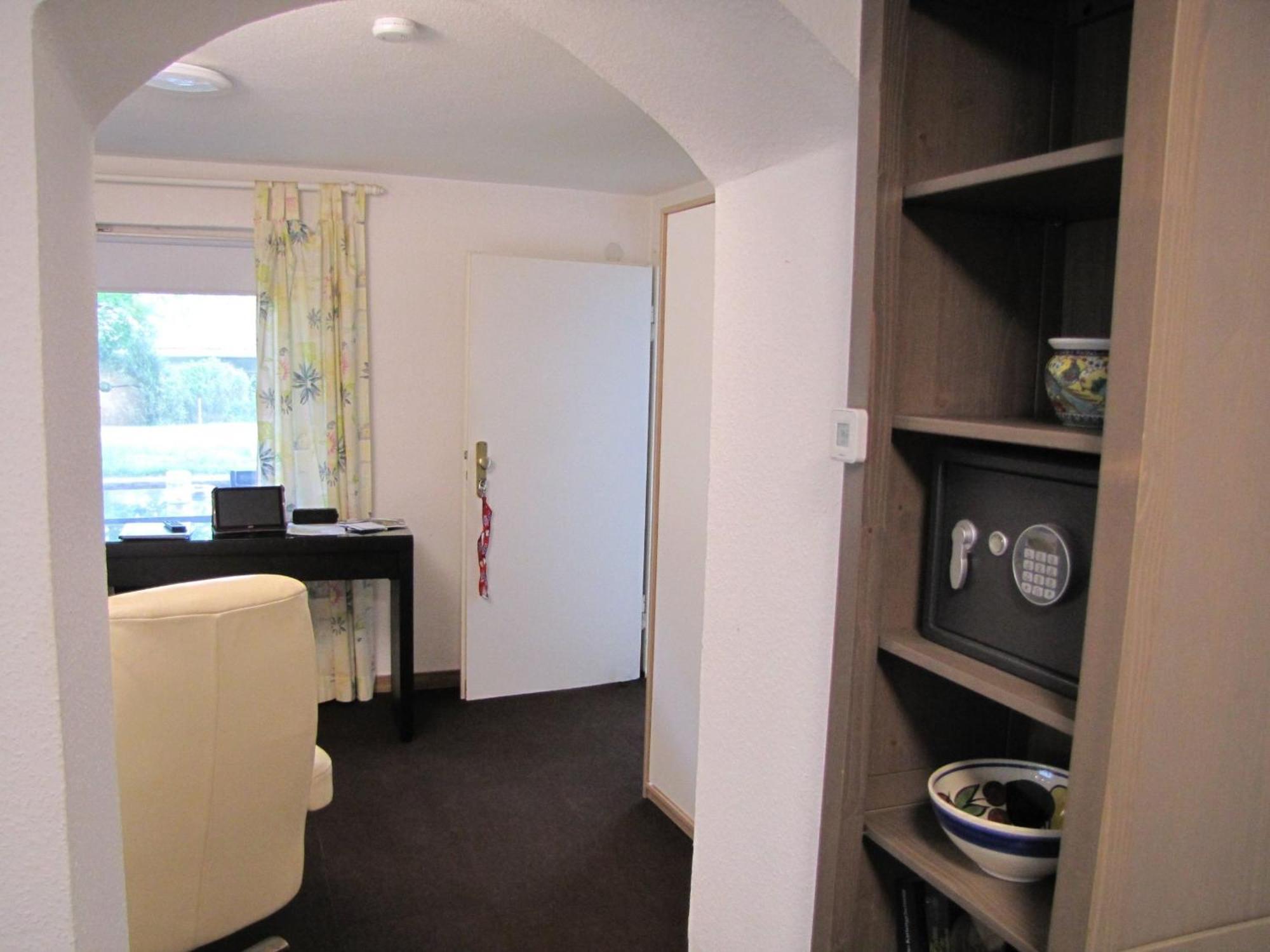 Apartment Hugo37 Am Bergpark คาสเซล ภายนอก รูปภาพ